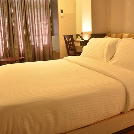 Hotel Aura Shillong Buitenkant foto